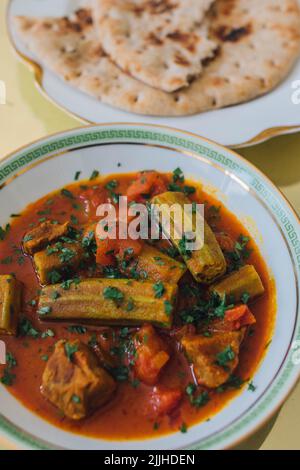 Direkt über dem Blick auf Bamya Bamia okra Rindfleisch mittelöstlichen persischen irakischen Eintopf Stockfoto