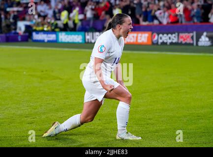 Die Engländerin Fran Kirby feiert das vierte Tor ihrer Mannschaft während des Halbfinalspiels der UEFA Women's Euro 2022 in Bramall Lane, Sheffield. Bilddatum: Dienstag, 26. Juli 2022. Stockfoto