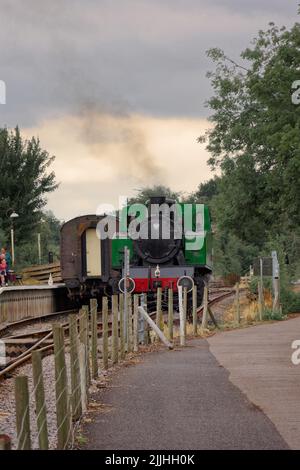 4015 Karels Dampfzug bei Avon Valley Railway Stockfoto