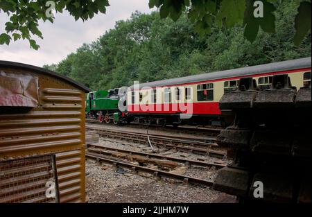 4015 Karels Dampfzug bei Avon Valley Railway Stockfoto