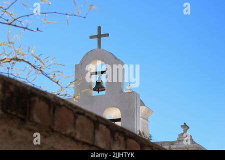 The Bells bei der San Xavier Mission in Tucson, Arizona, USA Stockfoto