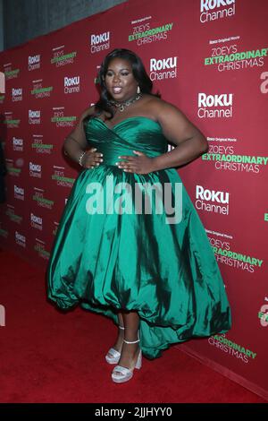 Zoey's Extraordinary Christmas Screening im Alamo Drafthouse Cinema Downtown Los Angeles am 30. November 2021 in Los Angeles, CA mit: Alex Newell wo: Los Angeles, California, USA Wann: 01. Dez 2021 Credit: Nicky Nelson/WENN Stockfoto