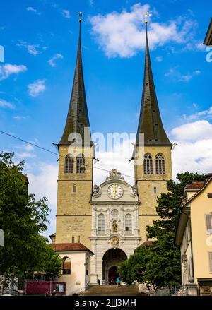 Katholische Hofkirche St. Leodegar in Luzern Stockfoto