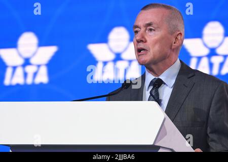 Willie Walsh, IATAs-Generaldirektorin, stellt auf der IATA Annual Meeting 78. (IATA AGM 2022), die am 20. Juni 2022 in Doha, Katar, eröffnet wird, Prognosen der Luftfahrtbranche vor. Quelle: Tadayuki YOSHIKAWA/Aviation Wire/AFLO/Alamy Live News Stockfoto