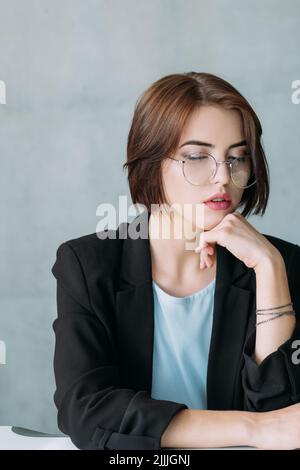 Erfolgreiche Karriereleiter weibliche Geschäftsexpertin Stockfoto