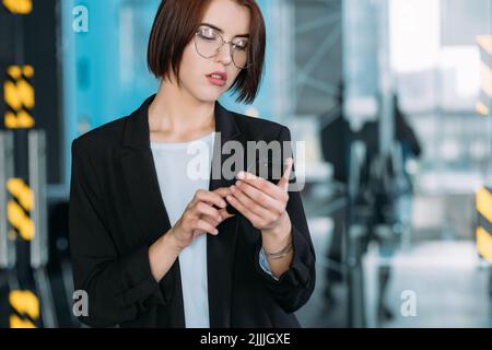 Unternehmen Führung arrogante Schönheit Business Frau Stockfoto