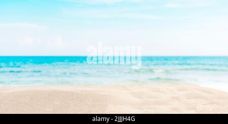Tropischer Sommer Hintergrund türkisfarbenes Meer und weißen Sand an sonnigen Tagen Stockfoto