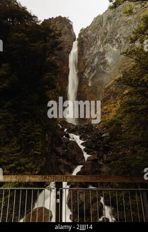 Devils Punchbowl Wasserfall, Südinsel, Neuseeland. Stockfoto