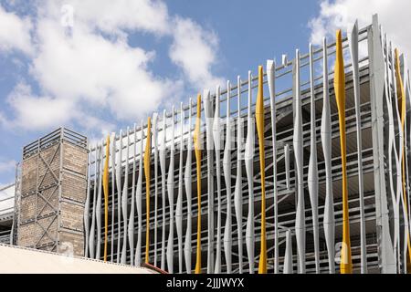 Hanley-Stoke-on-Trent, Staffordshire-Vereinigtes Königreich April 21,2022 Hanleys neues Parkhaus steht kurz vor der Fertigstellung im Rahmen der laufenden Erneuerung und Stockfoto