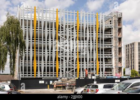 Hanley-Stoke-on-Trent, Staffordshire-Vereinigtes Königreich April 21,2022 Hanleys neues Parkhaus steht kurz vor der Fertigstellung im Rahmen der laufenden Erneuerung und Stockfoto