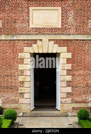 Eingang zum NHRM Building Newmarket Stockfoto