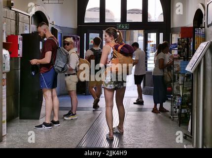 Upper Bergamo viele Touristen besuchen die Stadt im heißen Sommer Stockfoto