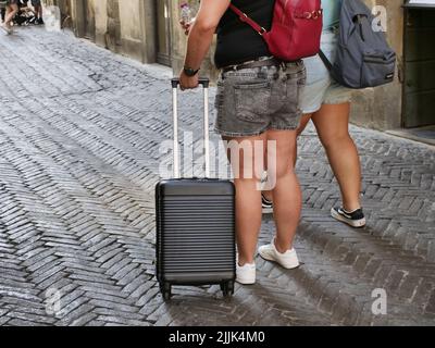 Upper Bergamo viele Touristen besuchen die Stadt im heißen Sommer Stockfoto