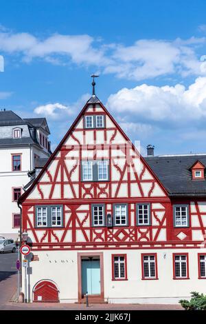 Malerisches Fachwerkhaus in Hattenheim, Deutschland Stockfoto