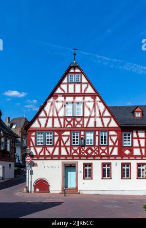 Malerisches Fachwerkhaus in Hattenheim, Deutschland Stockfoto