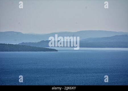 Blick von oben auf den Lake Huron auf der MANITOULIN Island Stockfoto