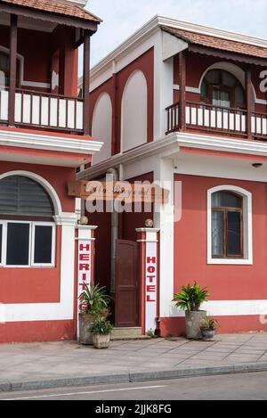 Wunderschöne französische Architektur und Gebäude im französischen Viertel Pondicherry in Indien Stockfoto
