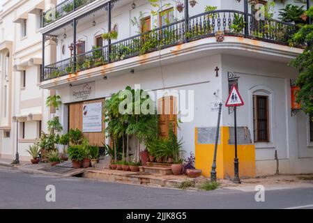 Wunderschöne französische Architektur und Gebäude im französischen Viertel Pondicherry in Indien Stockfoto