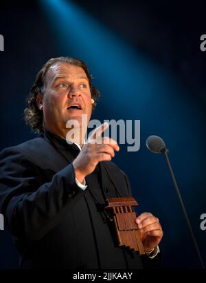 Sir Bryn Terfel singt live im Konzert Stockfoto