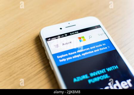 Microsoft Azure Services-Webseite auf einem Smartphone Stockfoto