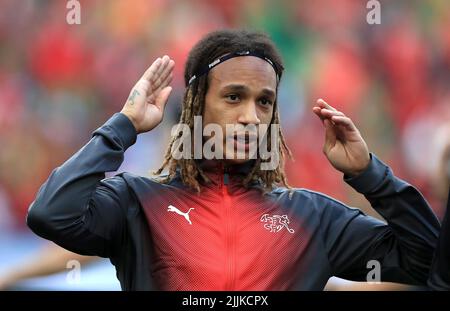 Aktenfoto vom 05-06-2019 von Kevin Mbabu. Der neu aufgeworbene Fulham hat den Schweizer Verteidiger Kevin Mbabu vom deutschen Club Wolfsburg für eine nicht offengelegte Gebühr unterzeichnet. Ausgabedatum: Mittwoch, 27. Juli 2022. Stockfoto