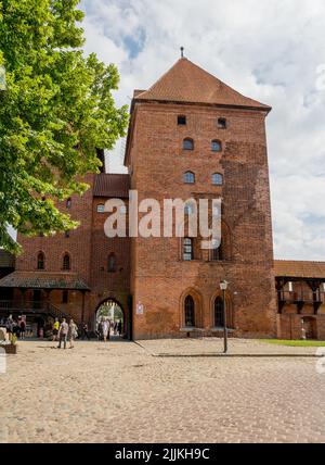 Eingang (Turm) zum äußeren bailey von innen gesehen. Schloss in Malbork (Polen) Stockfoto