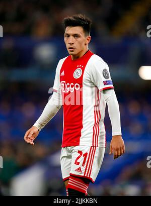 Aktenfoto vom 05-11-2019 von Ajax's Lisandro Martinez. Manchester United hat die Unterzeichnung des argentinischen Verteidigers Lisandro Martinez aus Ajax für einen Vertrag bis zum 2027. Juni abgeschlossen, teilte der Premier League-Club mit. Ausgabedatum: Mittwoch, 27. Juli 2022. Stockfoto