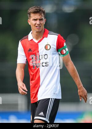 Rotterdam - Cole Bassett von Feyenoord während des Spiels zwischen Feyenoord gegen NAC Breda am 27. Juli 2022 in Nieuw Varkenoord in Rotterdam, Niederlande. (Box zu Box Pictures/Tom Bode) Stockfoto