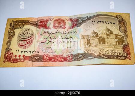 Seltene alte eintausend Afgans Fremdwährungsnotiz, Afganistan Alte Fremdwährungsnotiz, sehr alte Währung mit weißem Hintergrund Stockfoto