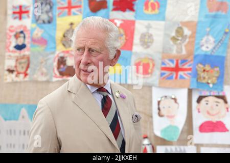 Der Prinz von Wales bei seinem Besuch und der Führung der Sandringham Flower Show im Sandringham House in Norfolk. Bilddatum: Mittwoch, 27. Juli 2022. Stockfoto