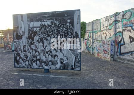 Berlin, Gedenkstätte für die Maueröffnung an der Bornholmer Straße, Bösebrücke // Gedenkstätte zur Öffnung der Berliner Mauer Stockfoto