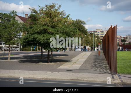 Berlin, Bernauer Straße, Gedenkstätte Berliner Mauer // Berlin, Bernauer Straße, Memorial Park Berliner Mauer Stockfoto