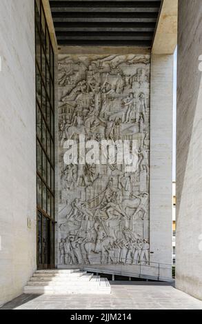 Rom, EUR-Viertel, Palazzo degli Uffici, Relief la storia di roma attraverso le opere edilizie, 1939 // Rom, EUR (Esposizione Universale di Roma), Pal Stockfoto