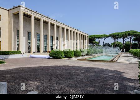 Rom, EUR-Viertel, Palazzo degli Uffici, G.Minnucci // Rom, EUR (Esposizione Universale di Roma), Palazzo degli Uffici, G.Minnucci. Stockfoto