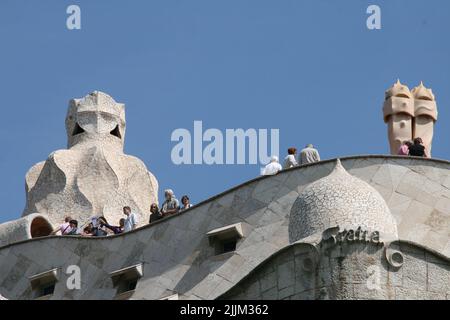 Eine schöne Aufnahme moderner Details eines alten Gebäudes in Barcelona, Spanien Stockfoto