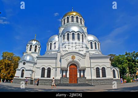 KAMIANETS-PODILSKYI, UKRAINE - 25. AUGUST 2019: Alexander-Nevski-Kathedrale (auch bekannt als Kathedrale des Hl. Fürsten Alexander Newski) am 25. August 2019 in Kamyanets Stockfoto