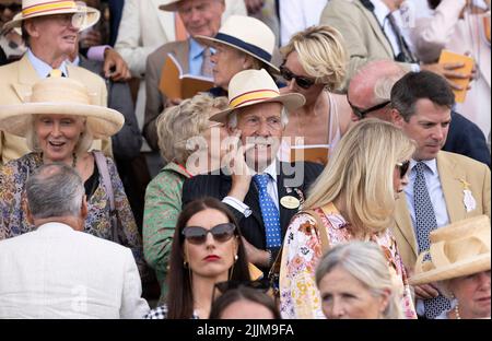 Allgemeine Ansichten der Rennfahrer am zweiten Tag des Qatar Goodwood Festival 2022 auf der Goodwood Racecourse, Chichester. Bilddatum: Dienstag, 26. Juli 2022. Stockfoto