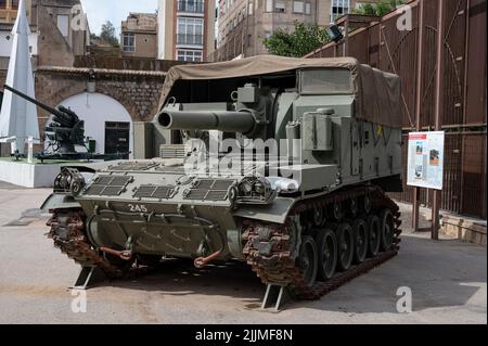 Ein offensives Militärfahrzeug, Modell M44 selbstfahrende Haubitze. Stockfoto