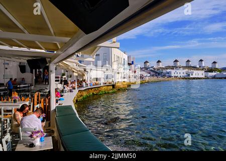 Griechenland, Kykladen, Mykonos-Insel, Chora, Mykonos-Stadt, Mykonos-Stadt, fünf Windmühlen (Kato Mili) und Little Venise Stockfoto