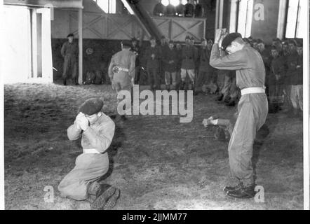 Die Fallschirmjägerschule in Karlsborg 1950s. Stockfoto