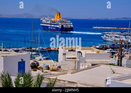 Griechenland, Kykladen-Inseln, Naxos, Stadt Hora (Naxos), Abfahrt der Blue Star Ferries Stockfoto