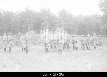 Inspektion im Geländedienst durch den Kavallerieinspektor General G Gyllenstierna. Kommandeure von links (im Bild): Löjtn. Stig Roempke, K 3, Ryttm. Harald Strömfelt, K 3, Leutnant. Henry Peyron, K 3, Leutnant. Åke Hök, Stabschef, Kavallerieinspektorat, General G Gyllenstierna, Kavallerieinspektor. Stockfoto