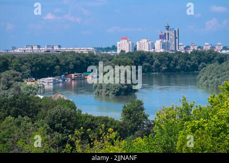 Belgrad Stadtbild mit Donau und Wolkenkratzern, Serbien Stockfoto