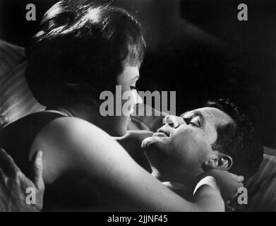 Julie Andrews, James Garner, am Set von The Film, 'The Americanization of Emily', MGM, 1964 Stockfoto