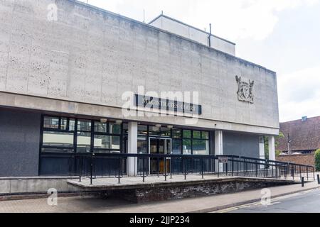 St. Albans Magistrates Court, Civic Close, St Albans, Hertfordshire, England, Vereinigtes Königreich Stockfoto