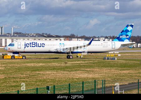 JetBlue Airways, Airbus A321-271NX (D-AZAF, 9377) Flughafen Hamburg-Finkenwerder, XFW, EDHI Stockfoto