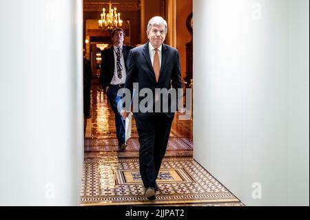 27. Juli 2022, Washington, District of Columbia, Vereinigte Staaten: US-Senator ROY STUMPF (R-MO) beim Gehen in der Nähe der Senatskammer. (Bild: © Michael Brochstein/ZUMA Press Wire) Stockfoto