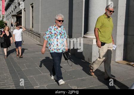 Madrid, Spanien. 27.. Juli 2022. Pedro Almodóvar nimmt an der Uraufführung der Oper Hadrian im Teatro Real in Madrid Teil. (Foto: Atilano Garcia/SOPA Images/Sipa USA) Quelle: SIPA USA/Alamy Live News Stockfoto