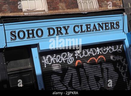 Soho Dry Cleaners Shop, 15 Berwick St, London, England, Großbritannien, W1F 0HP Stockfoto