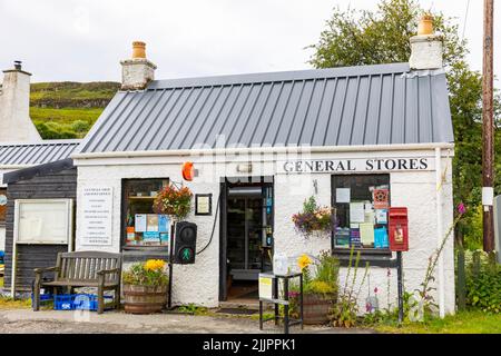 Glendale General Geschäfte und Postgebäude, in diesem gemeinschaftseigenen Anwesen von Glendale an der Westküste von Isle of Skye, Schottland, Großbritannien Stockfoto